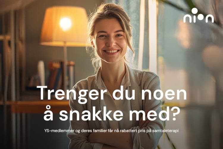 Smilende kvinne og teksten Trenger du noen å snakke med, med Nion-logoen